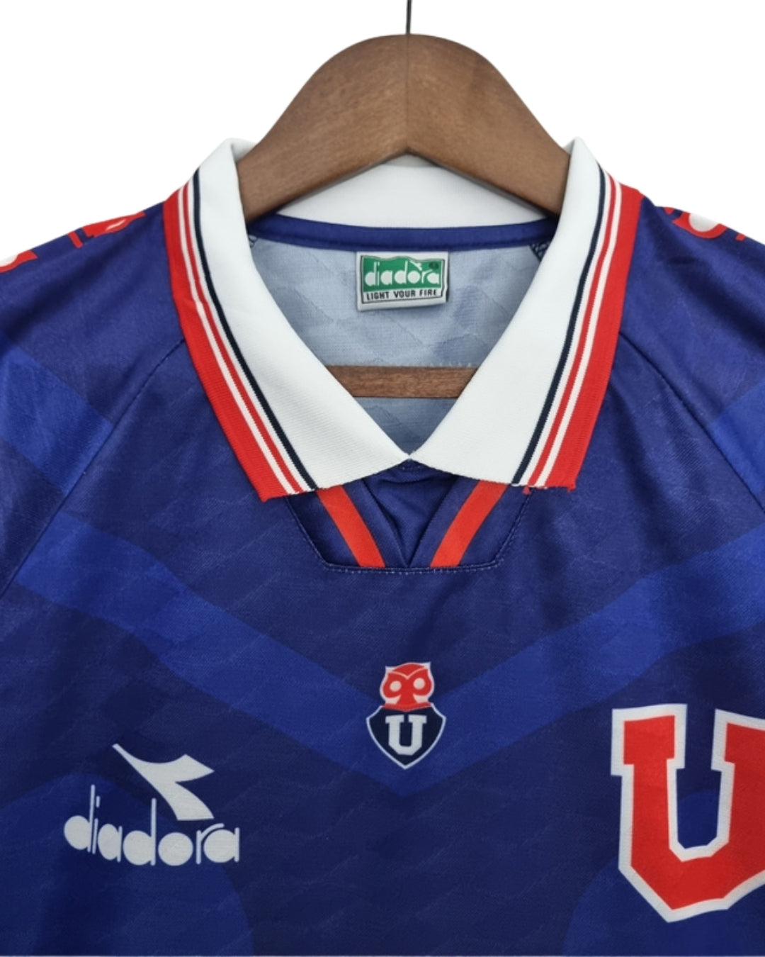 Camiseta Retro Universidad de Chile año 1996 – Calidad Premium, detalles históricos.