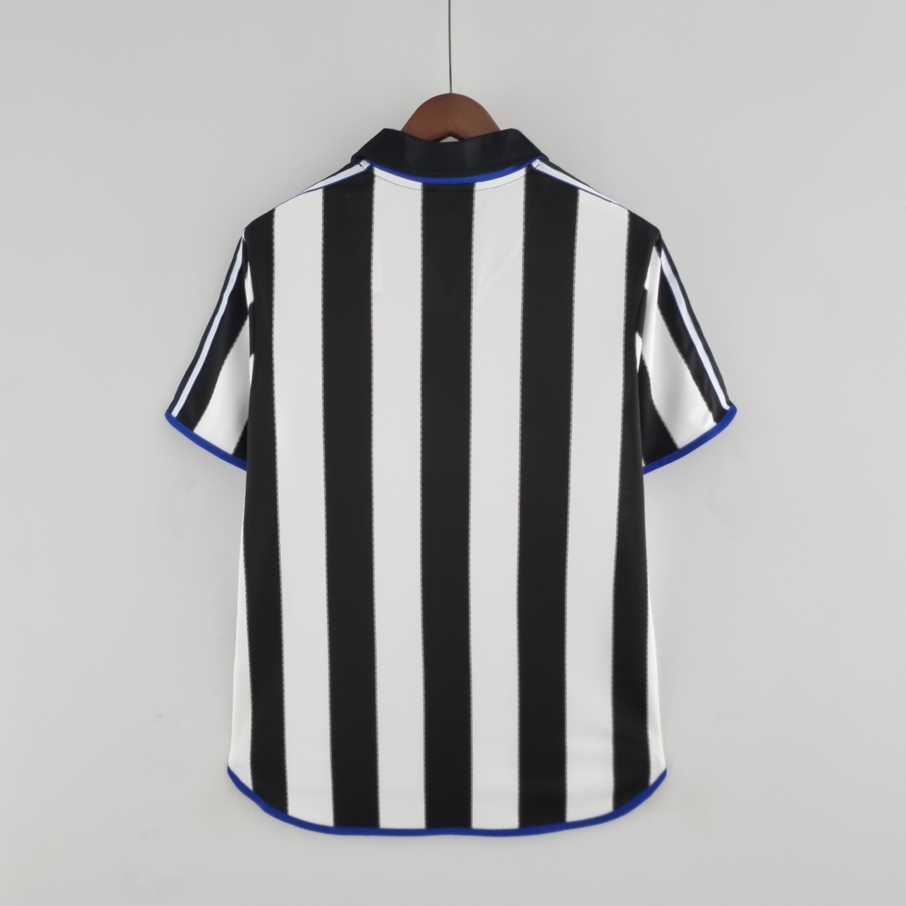 Newcastle 00/01 Local | Retro