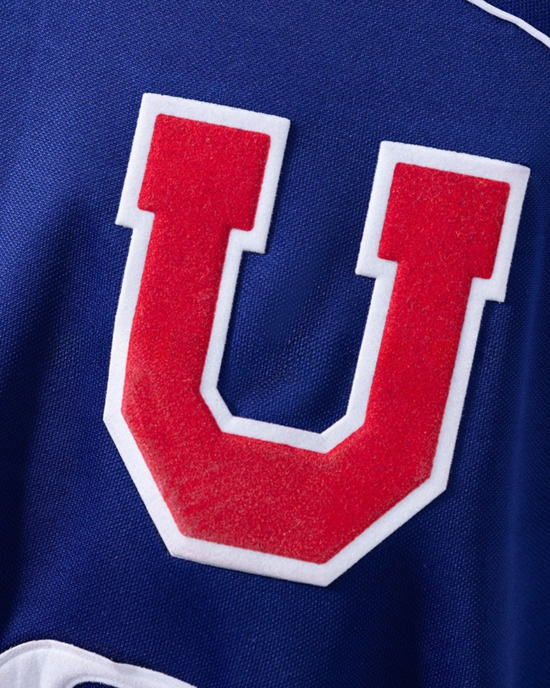 Camiseta Retro Universidad de Chile año 1999/2000 Bicampeón – Calidad Premium, detalles históricos.