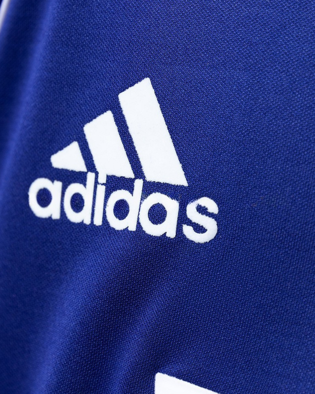 Camiseta Retro Universidad de Chile año 1999/2000 Bicampeón – Calidad Premium, detalles históricos.