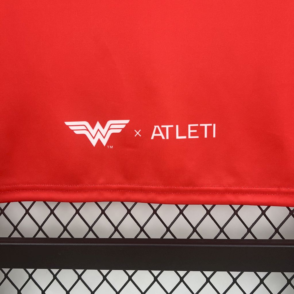 Camiseta Atlético Madrid "Mujer Maravilla" 2025/26 Versión Fan
