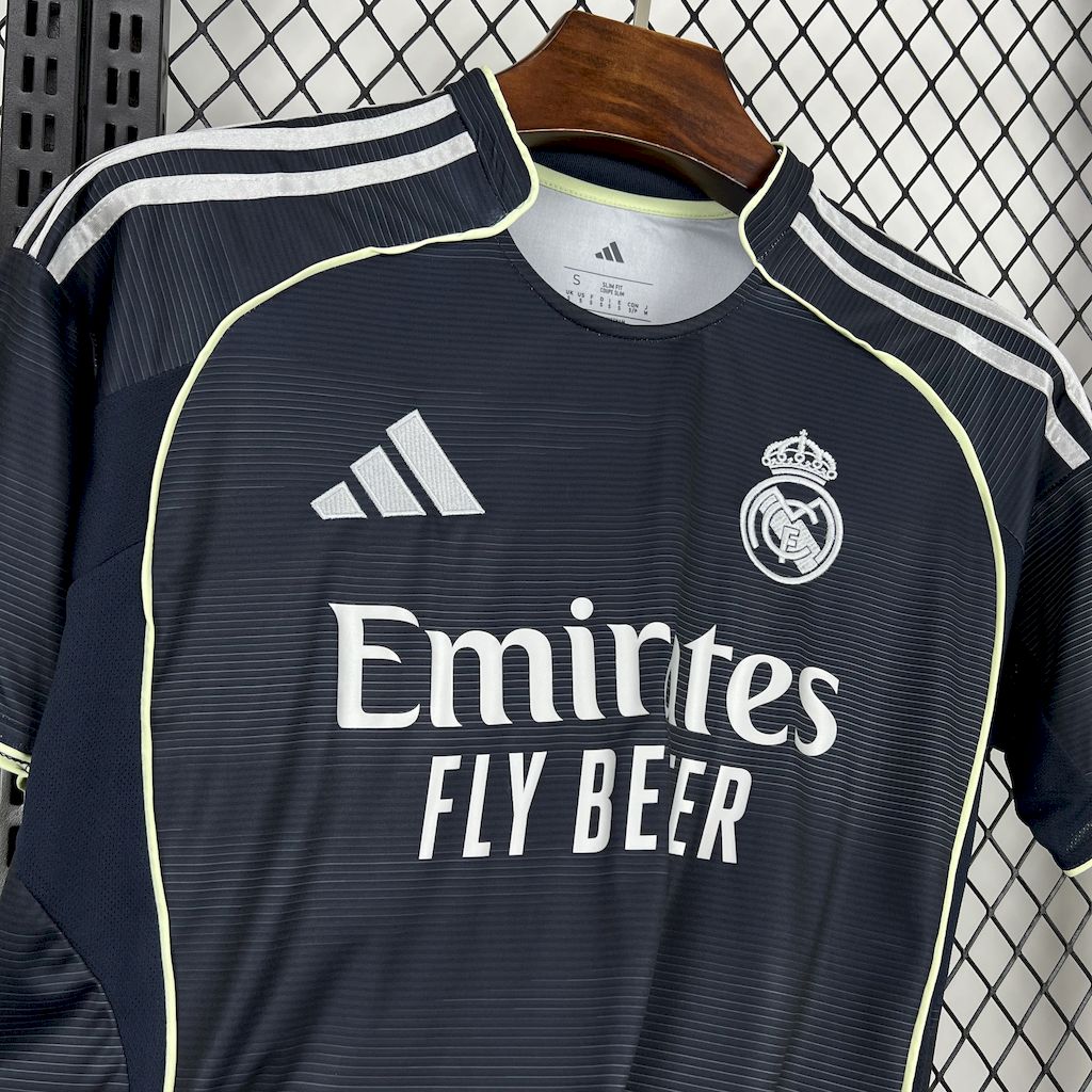 Real Madrid Visita 2025/26 Versión Fan