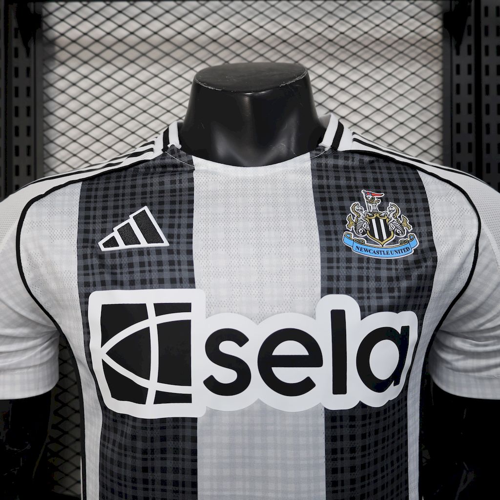 Newcastle United Local 2025/26 Versión Jugador