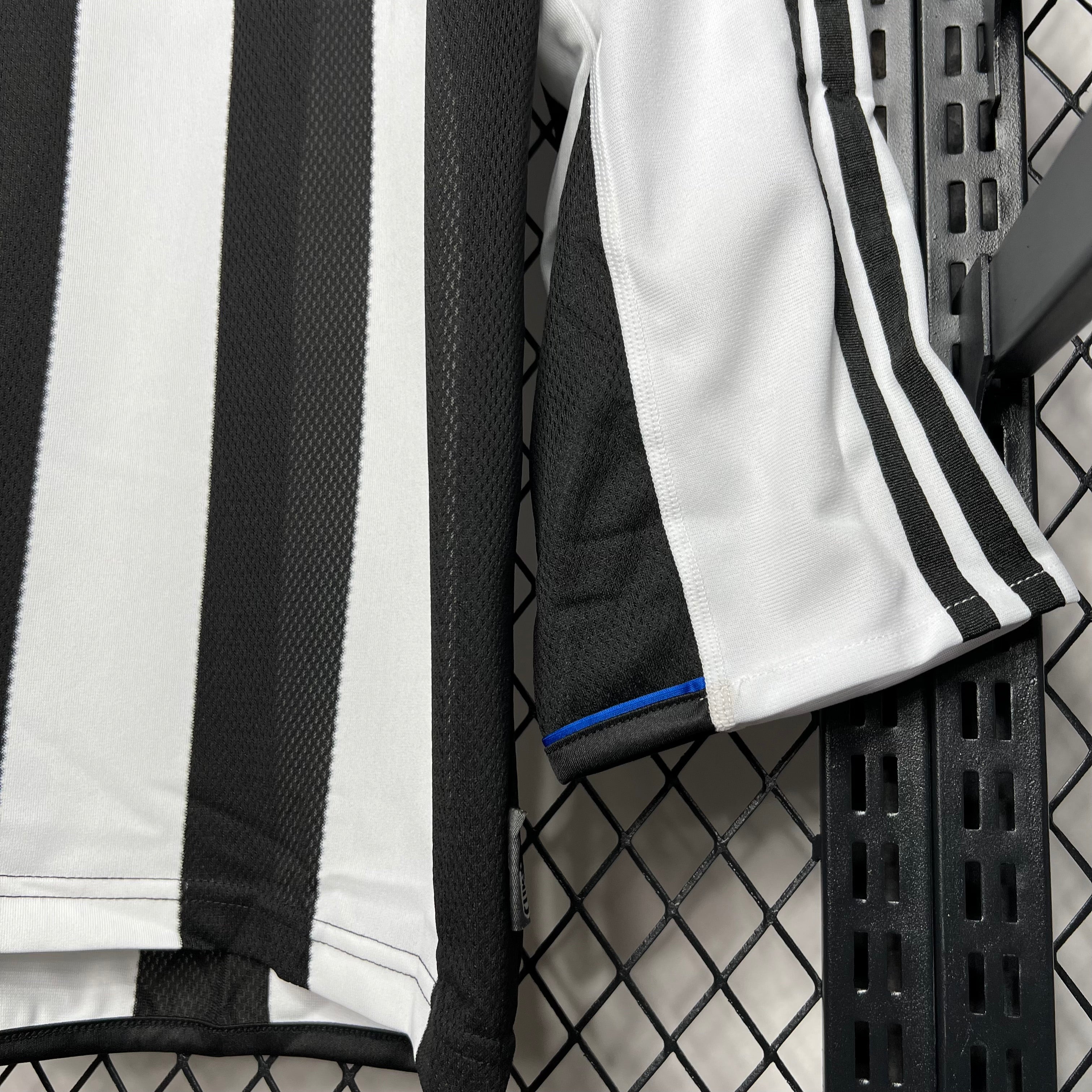 Camiseta Newcastle United Local Retro Manga Larga 2003/05