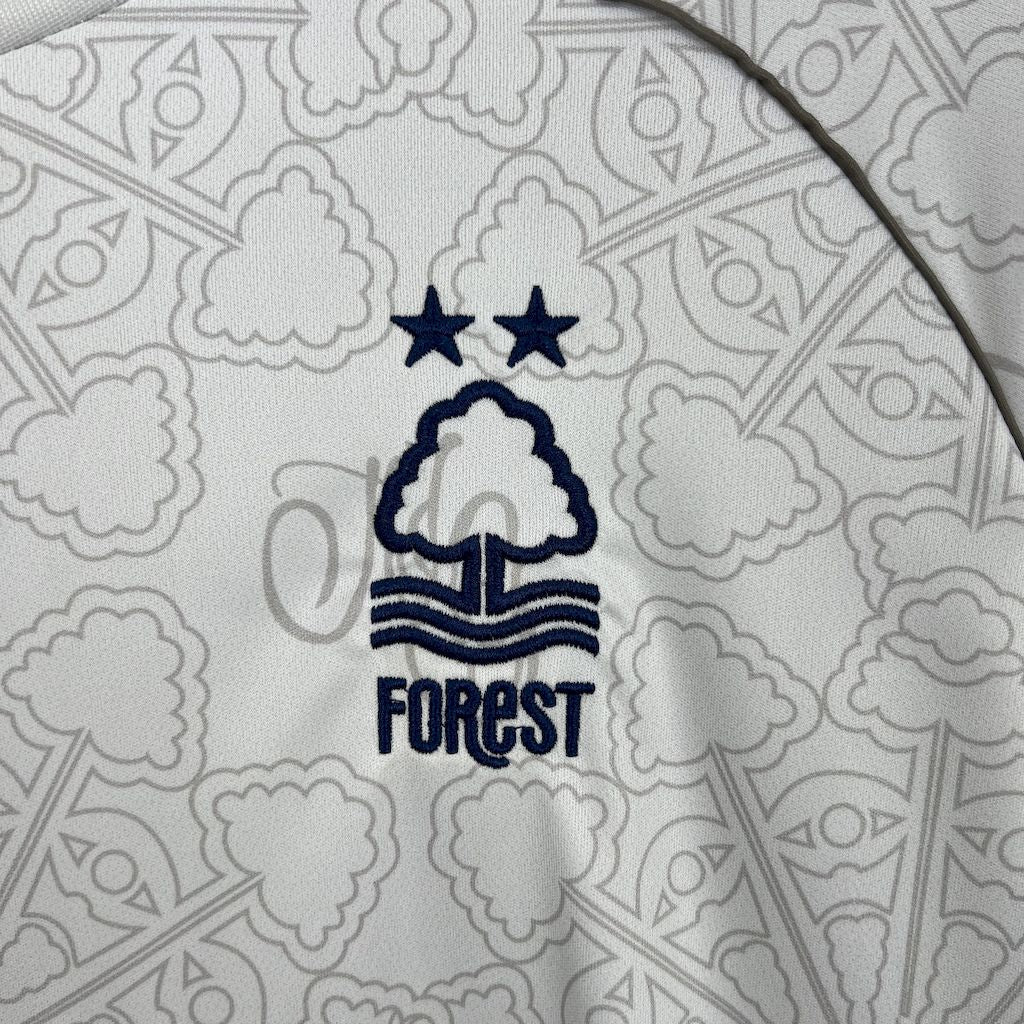Nottingham Forest Visita 2025/26 Versión Fan