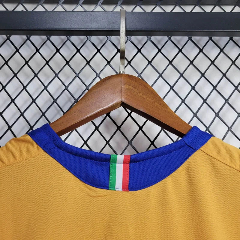 Camiseta Juventus Retro Tercera 2005/06 Versión Fan