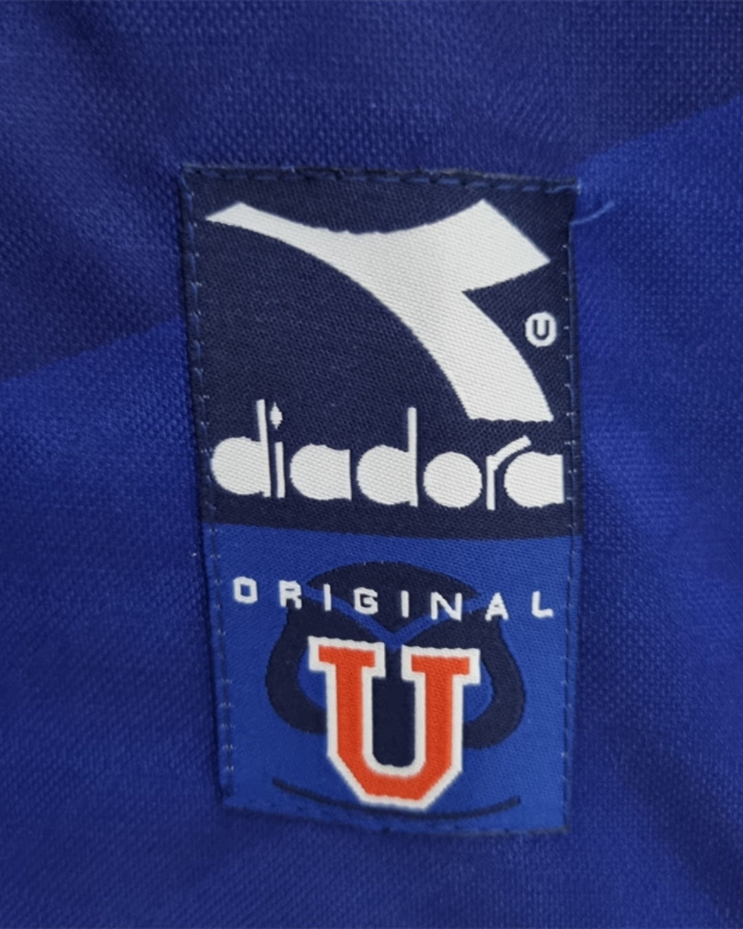 Camiseta Retro Universidad de Chile año 1996 – Calidad Premium, detalles históricos.