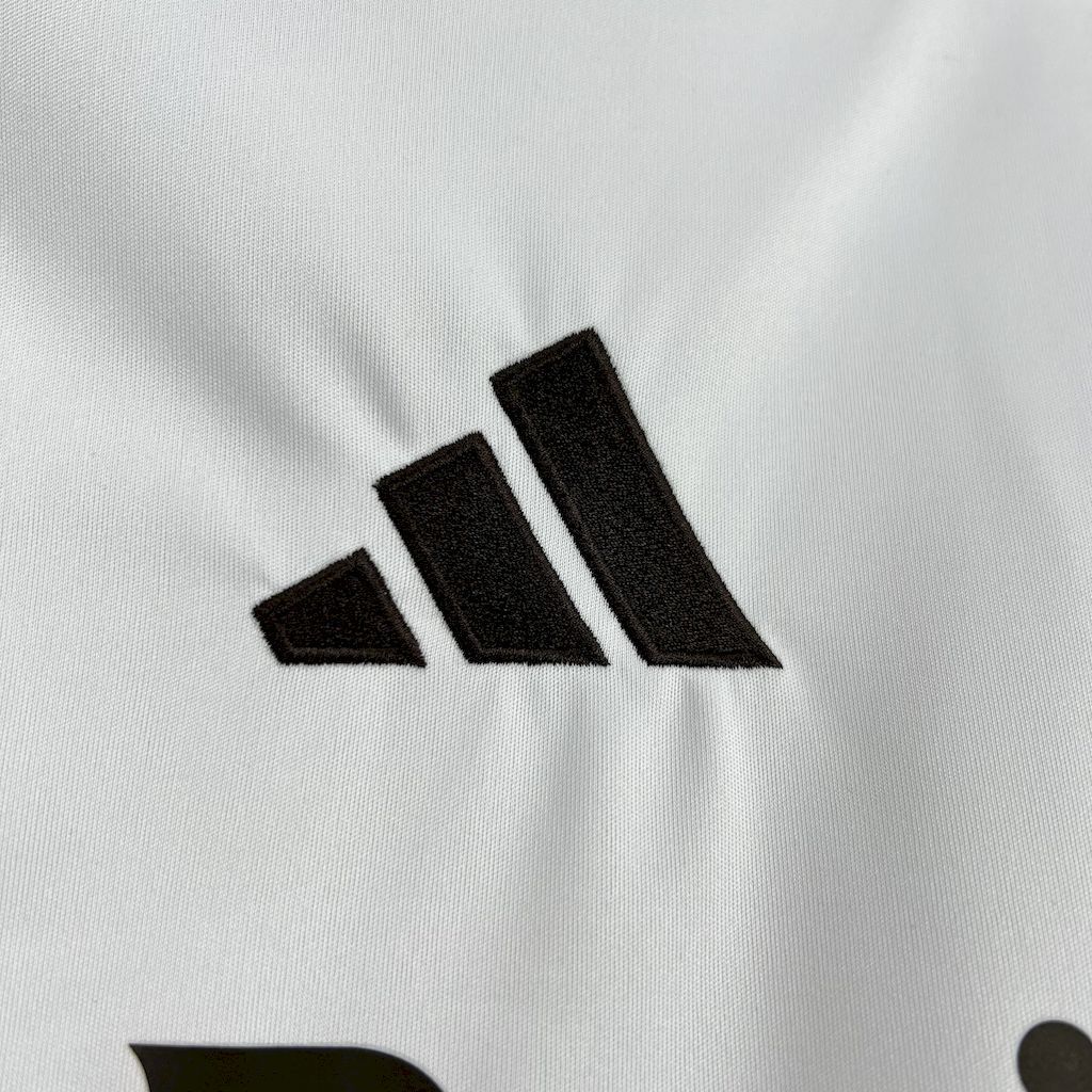 Real Madrid Local 2025/26 Versión Fan