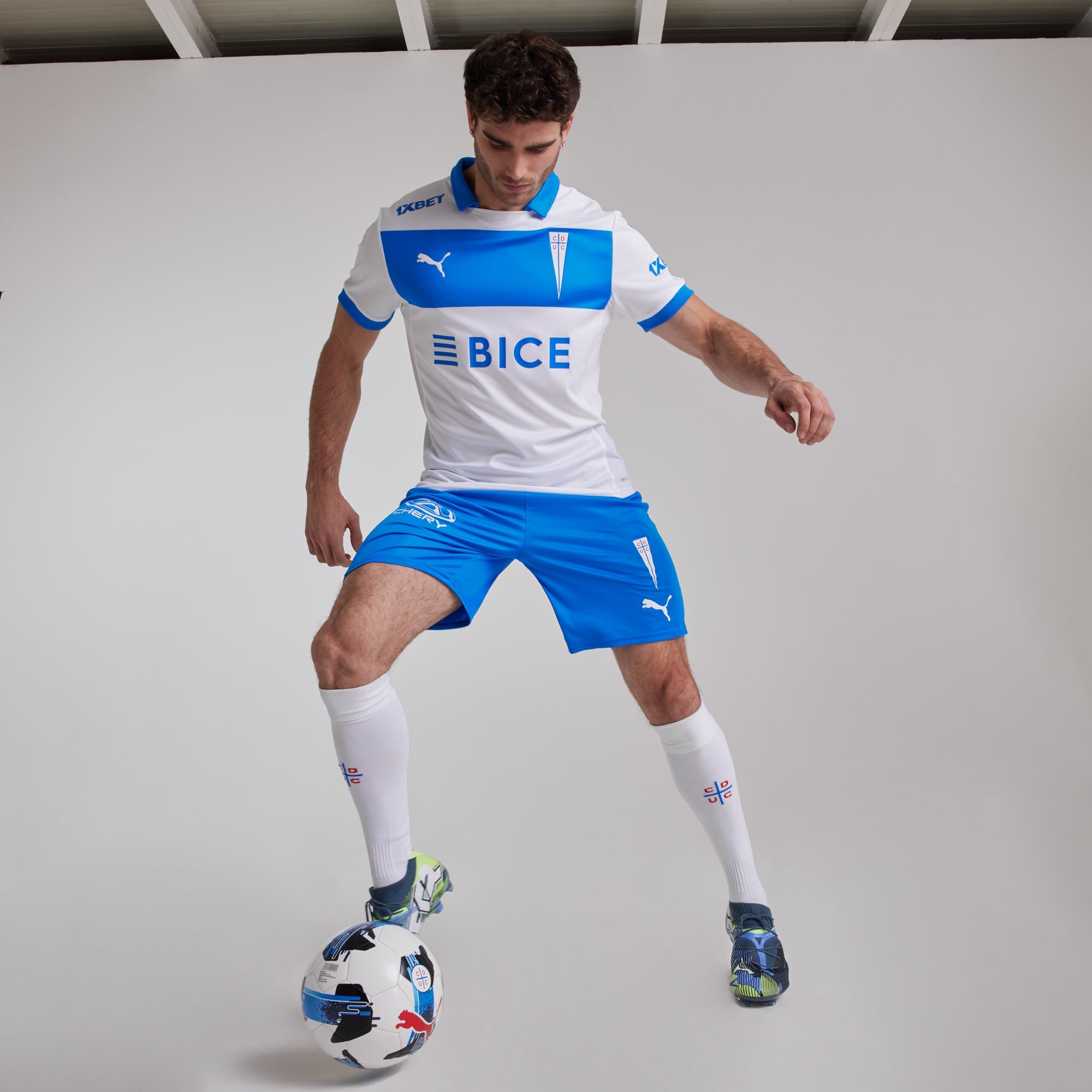 Camiseta Puma Universidad Católica Local 2025 Adulto