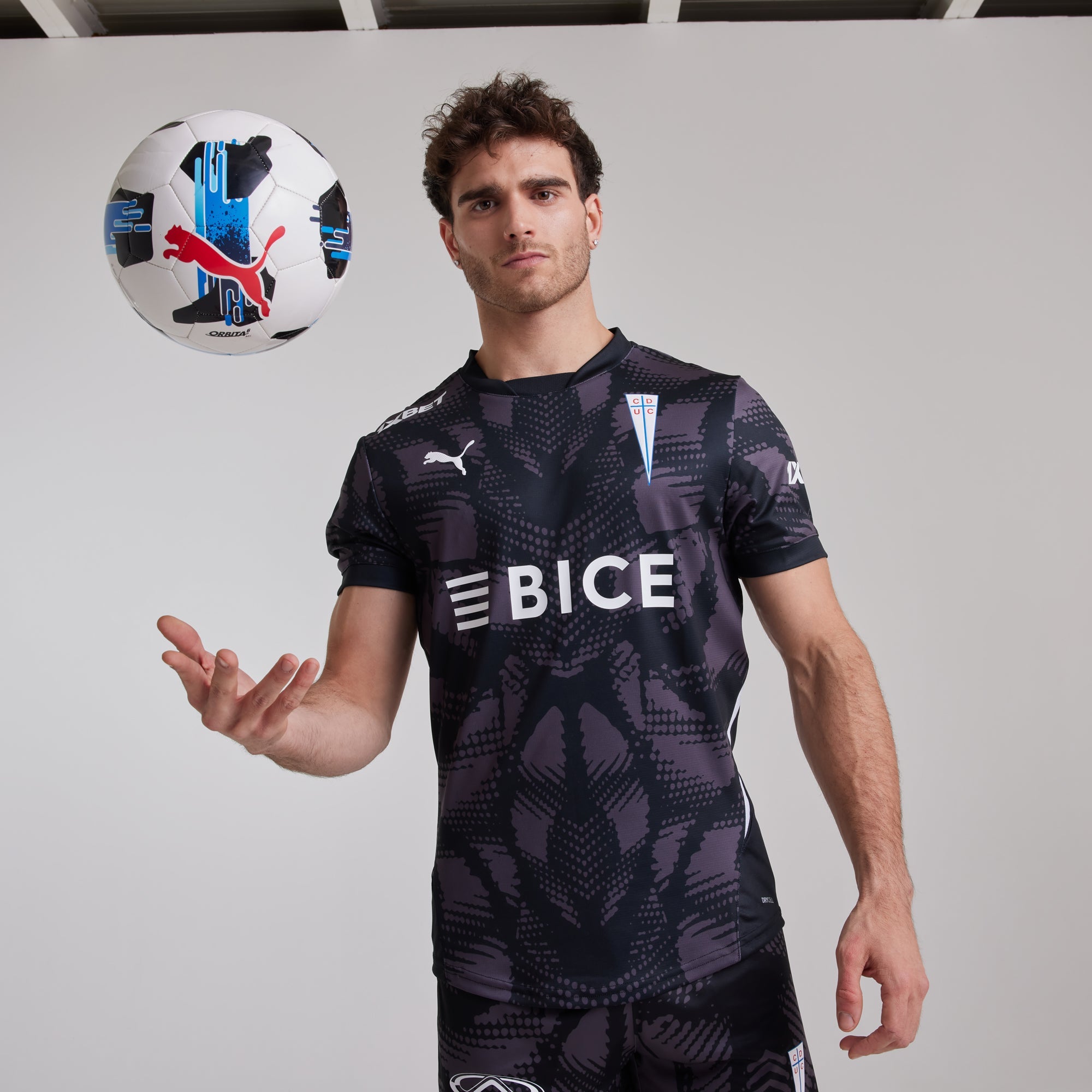Camiseta Puma Universidad Católica Arquero 2025 Adulto