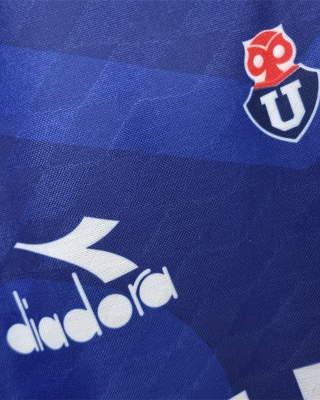 Camiseta Retro Universidad de Chile año 1996 – Calidad Premium, detalles históricos.