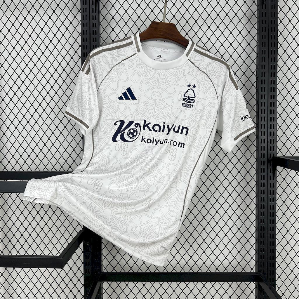 Nottingham Forest Visita 2025/26 Versión Fan