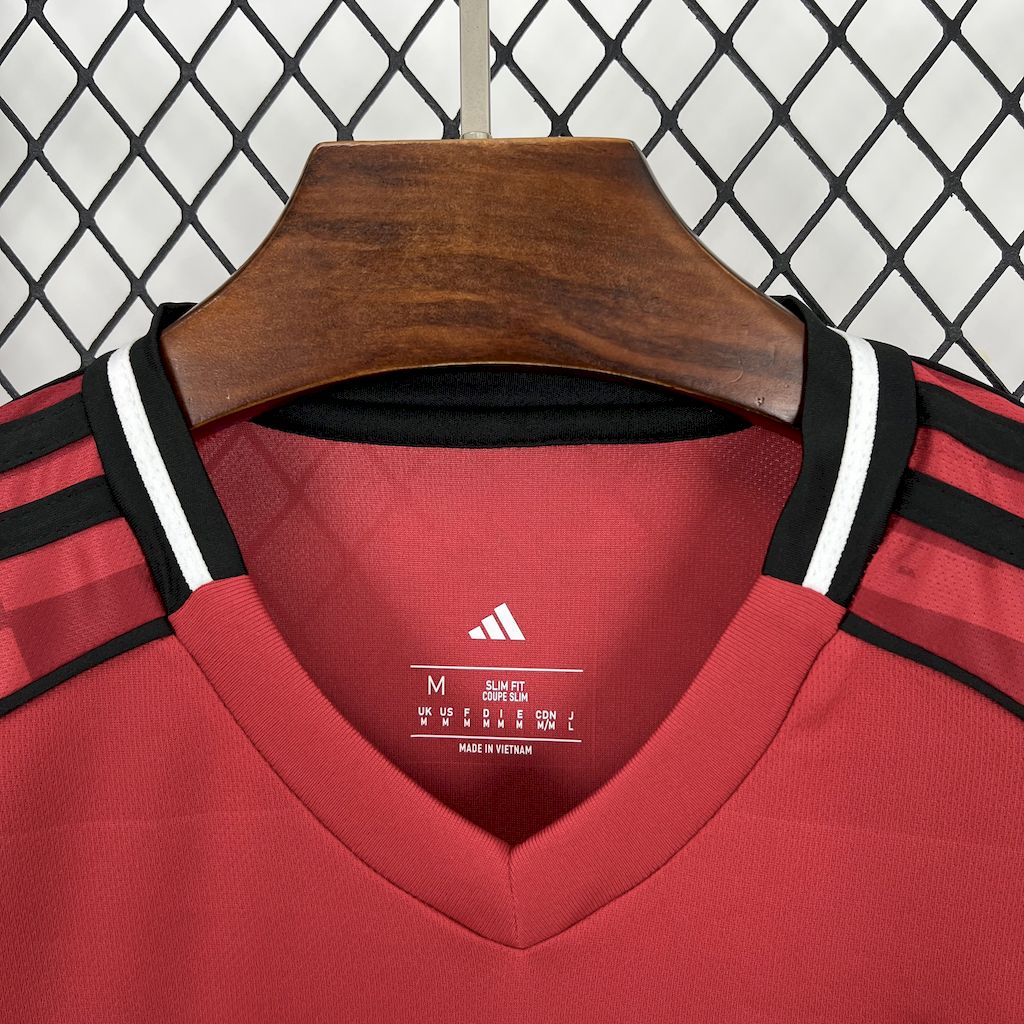Manchester United Local 2025/26 Versión Fan