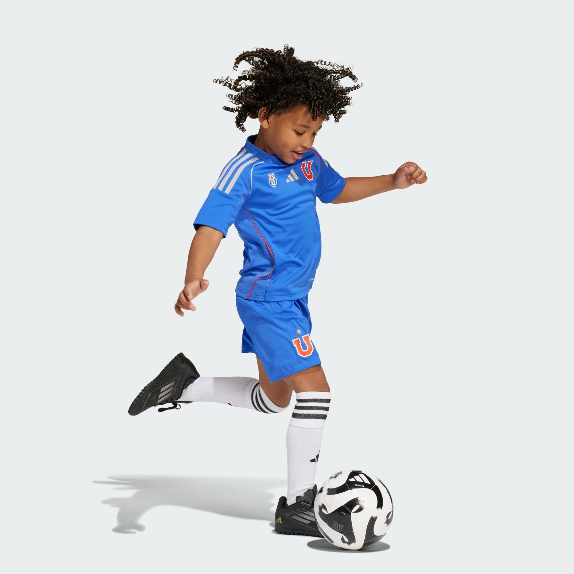 Conjunto Adidas Universidad de Chile local 2025