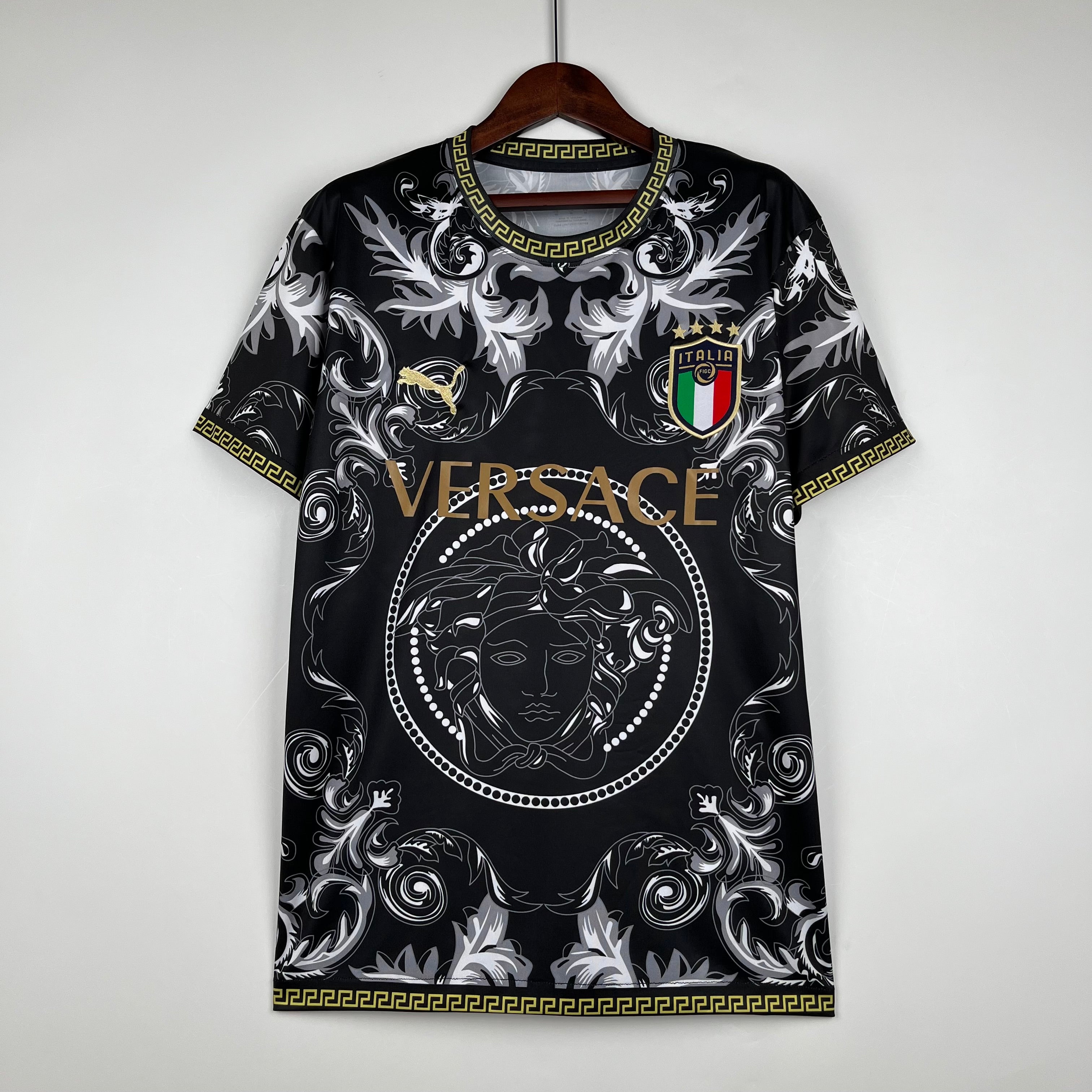 Italia Versace Edition Black | Versión conceptual