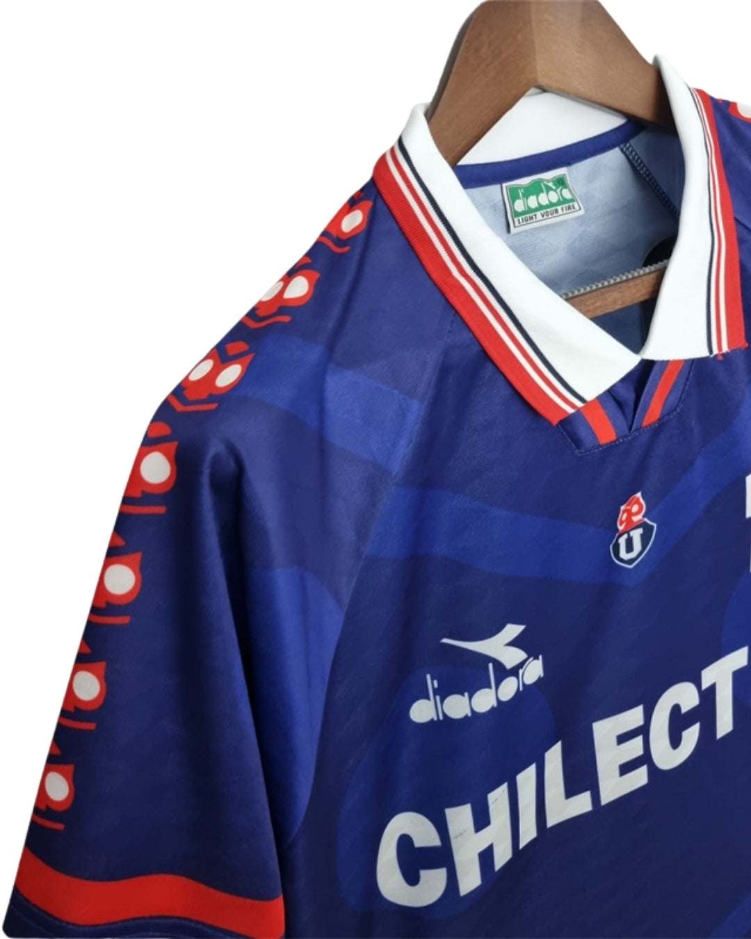 Camiseta Retro Universidad de Chile año 1996 – Calidad Premium, detalles históricos.