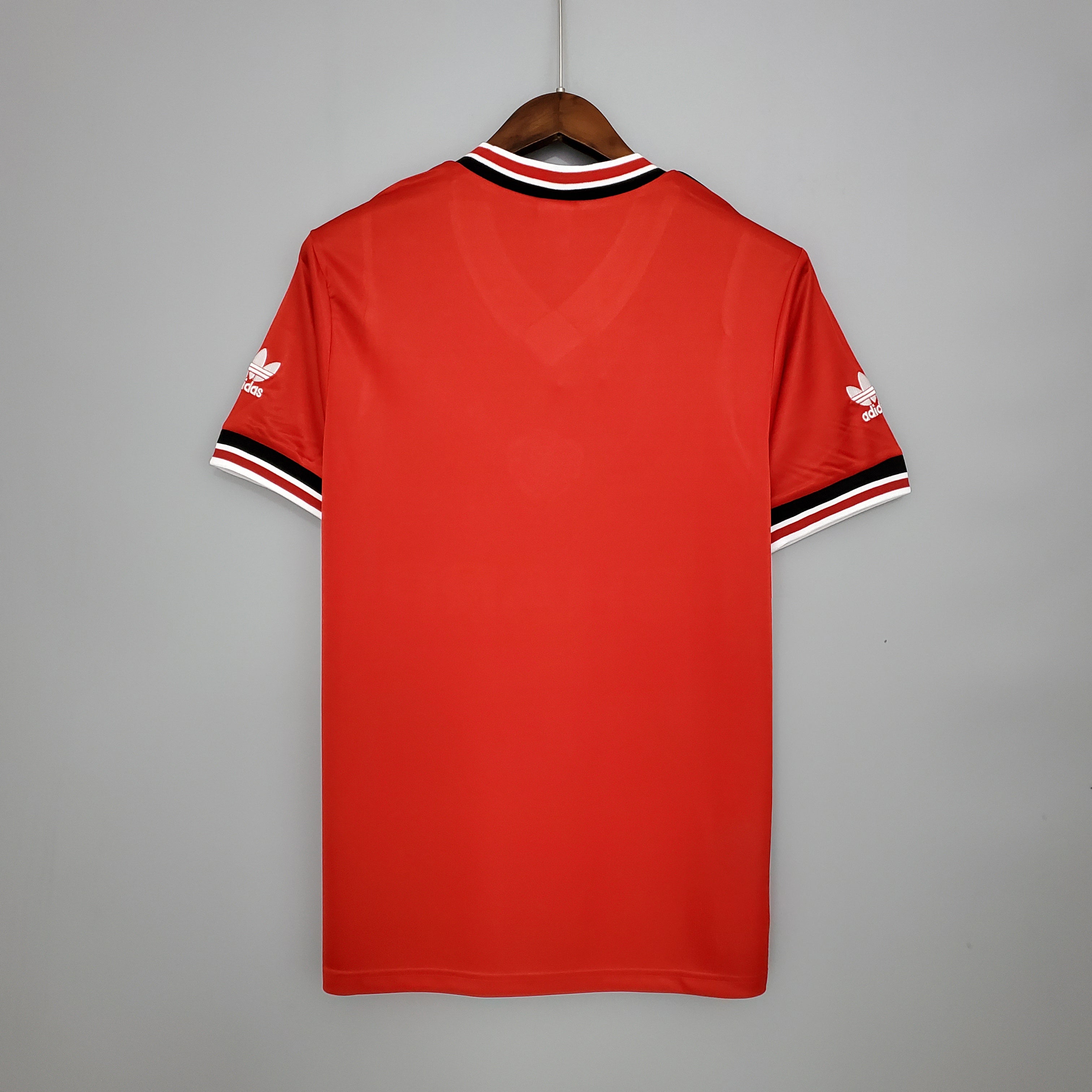 Manchester United 85/86 Local | Retro