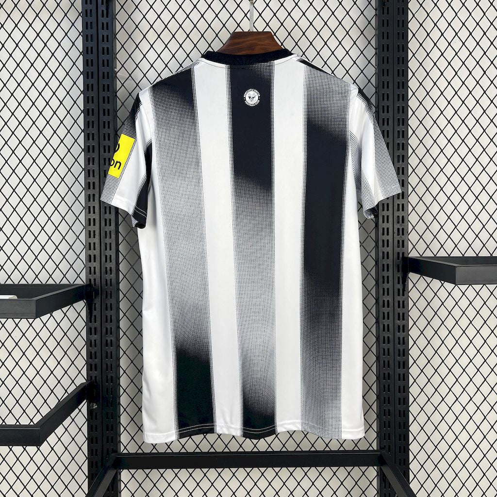 Newcastle United Local 2025/26 Versión Fan