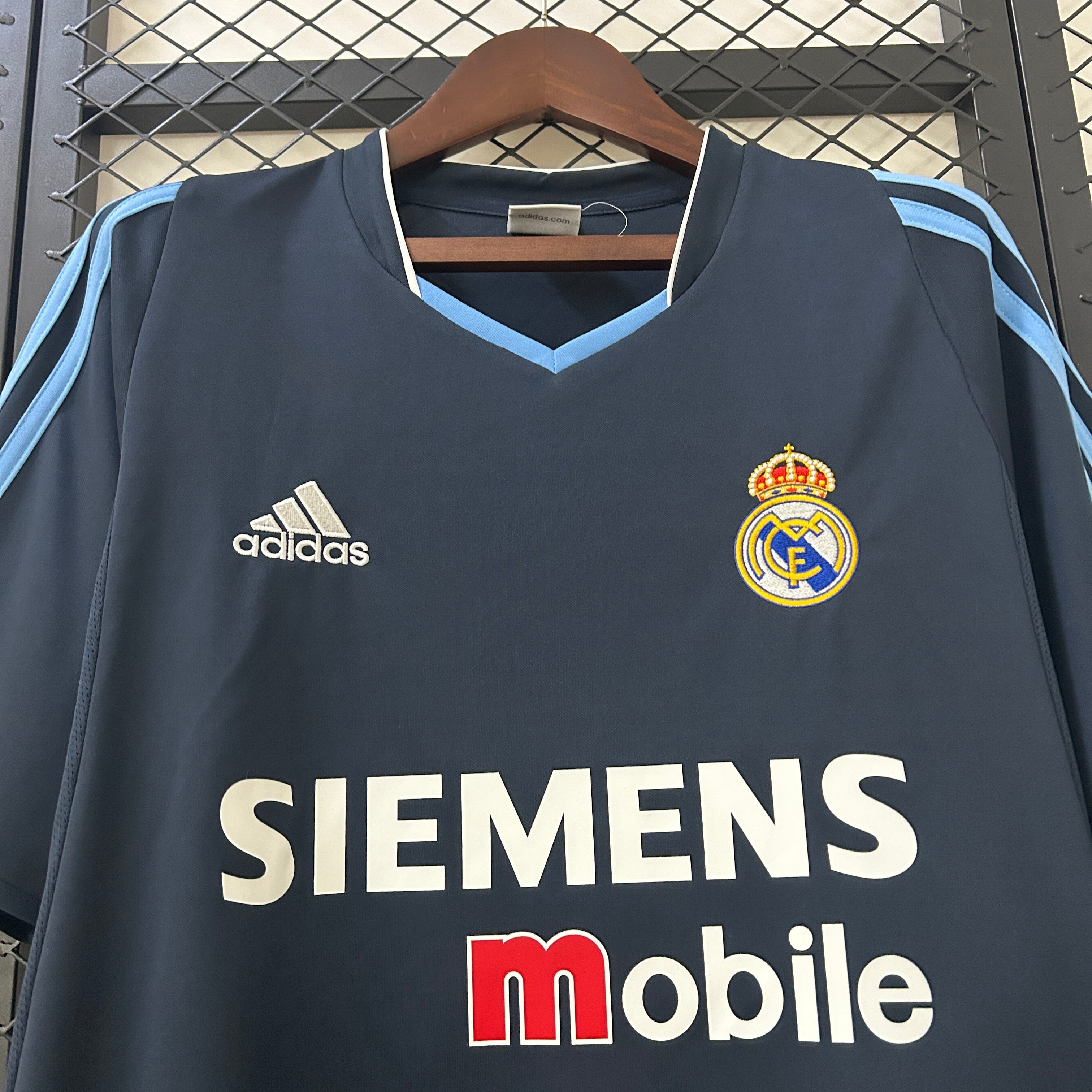 Camiseta Real Madrid Visita Retro 2003/04 Versión Fan