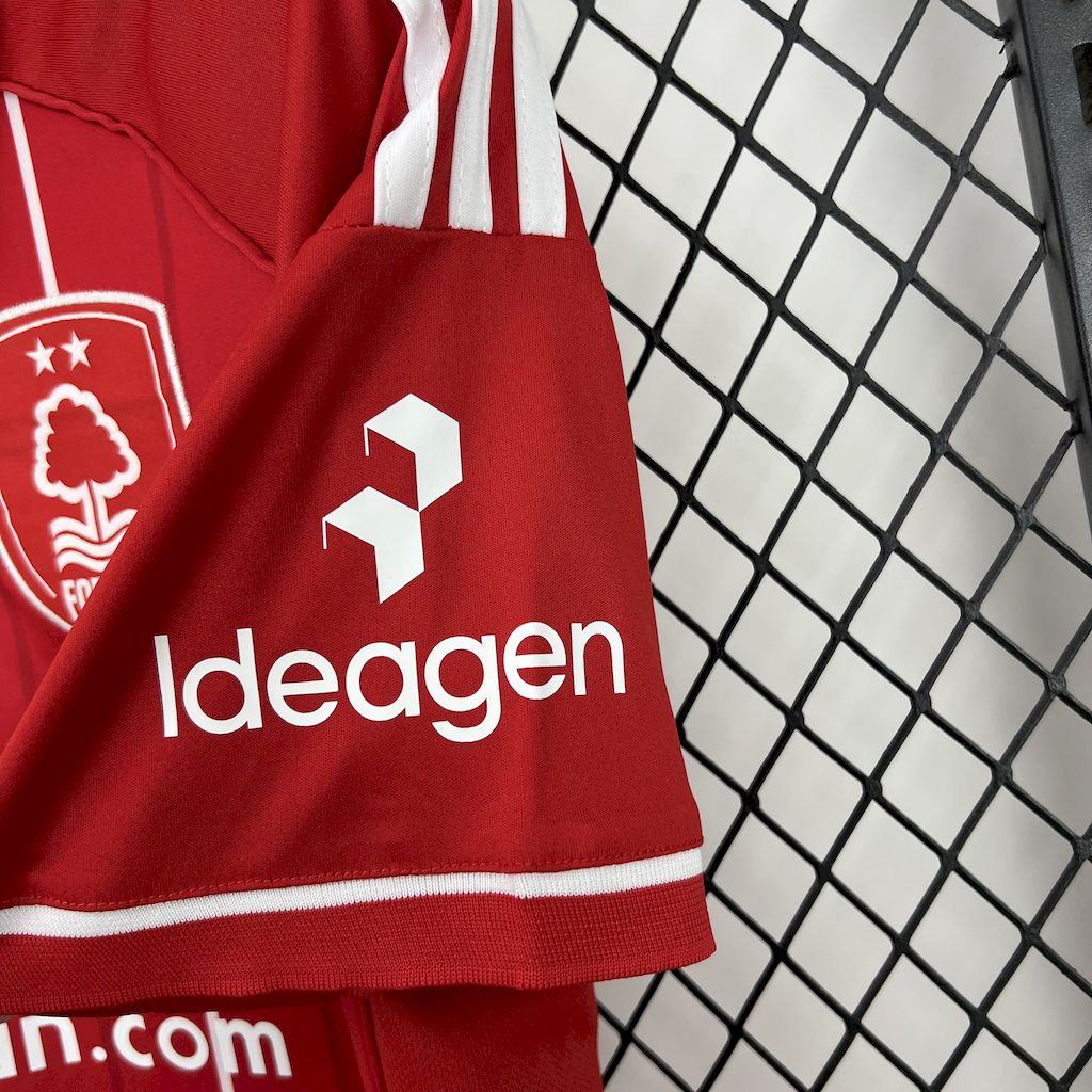 Nottingham Forest Local 2025/26 Versión Fan