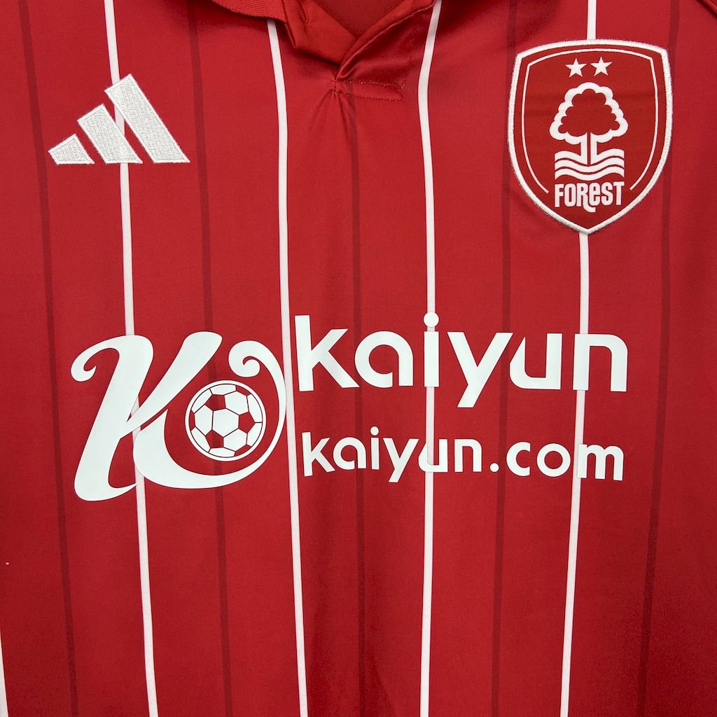 Nottingham Forest Local 2025/26 Versión Fan