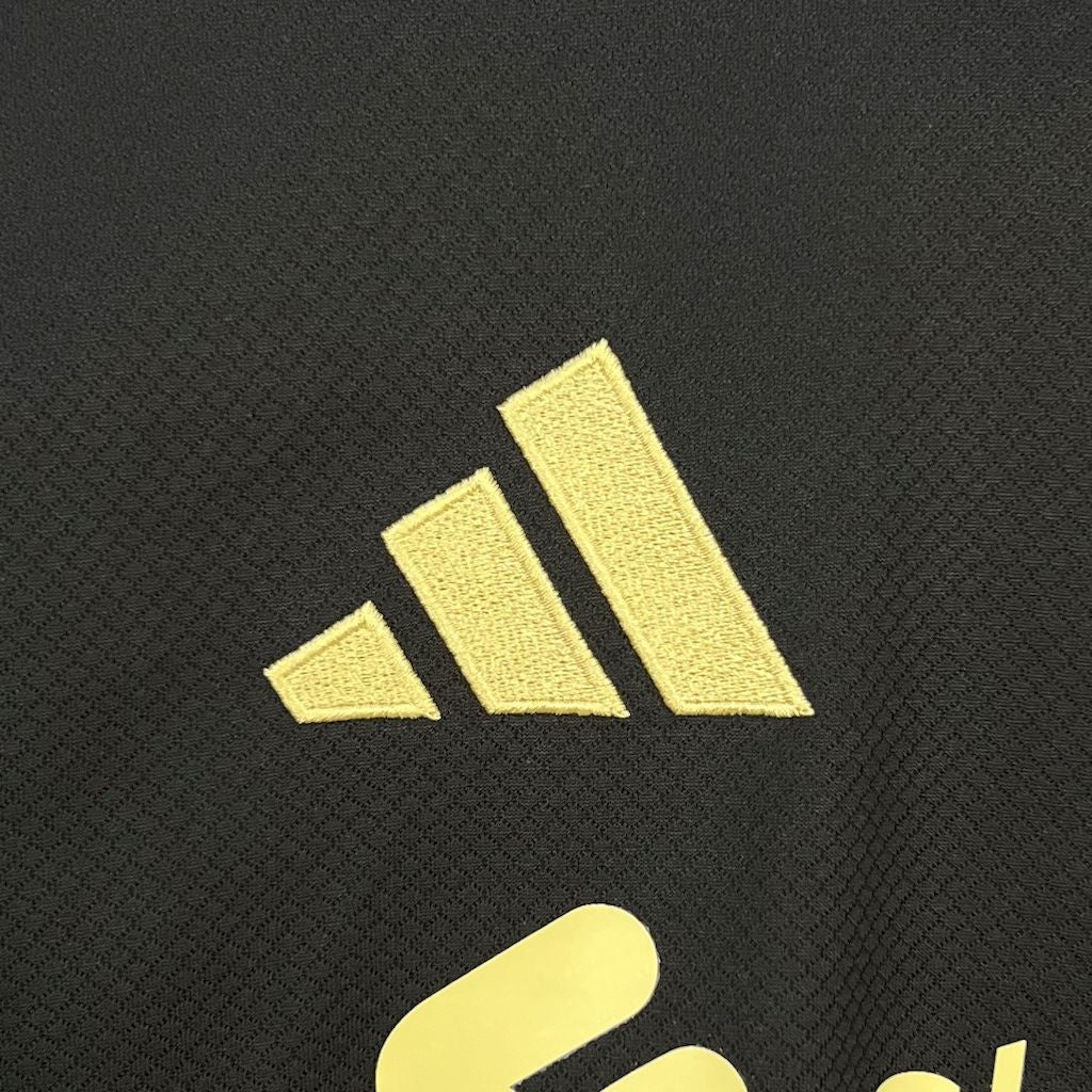 Camiseta Liverpool "Negro Dorado" 2025/26 Versión Fan