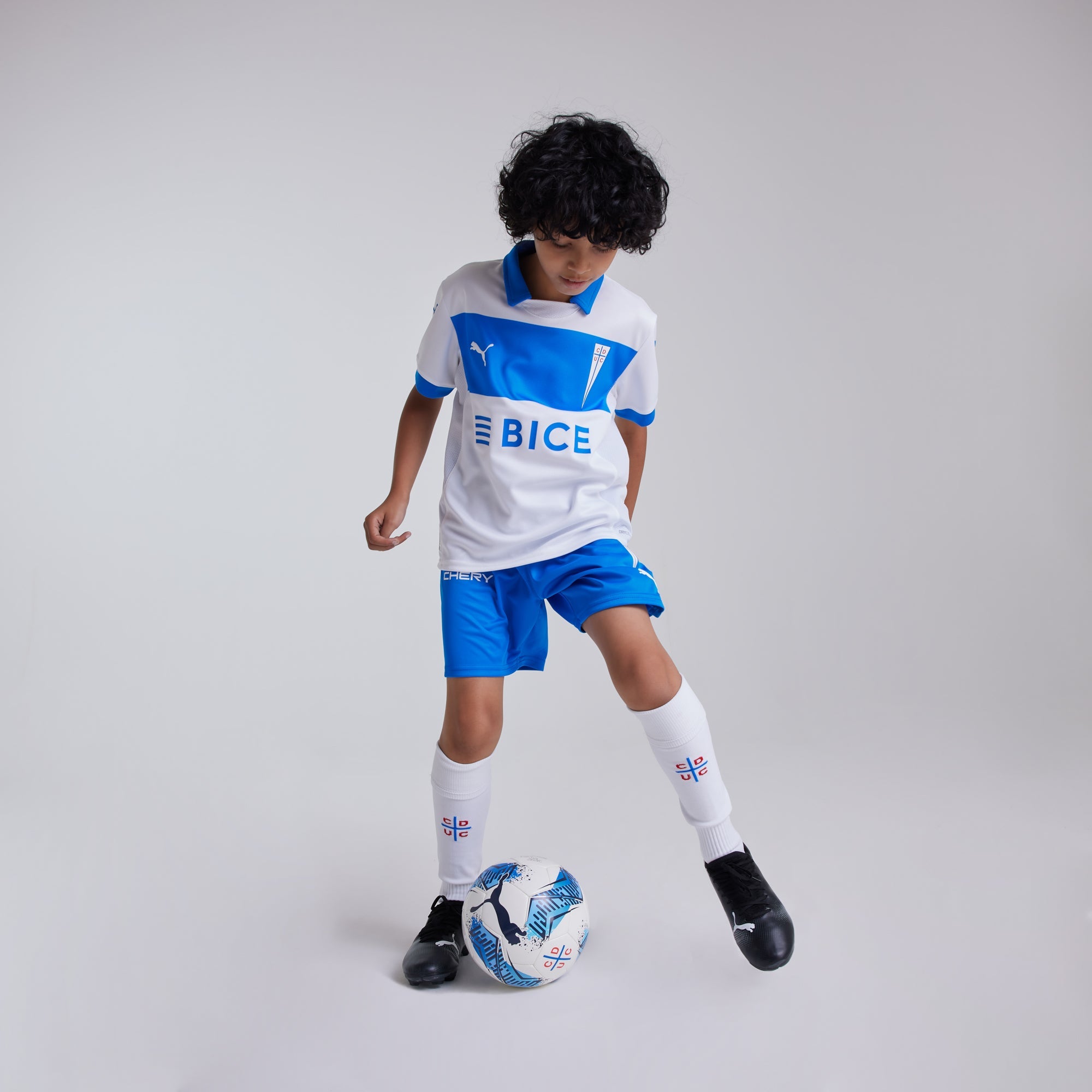 Camiseta Puma Universidad Católica Local 2025 Niño